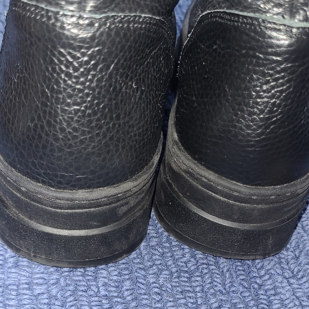 Black Leather, Faux-Fur Lined Women's Winter Zip Boots, U.S. Size 8 - Picture 14 of 15